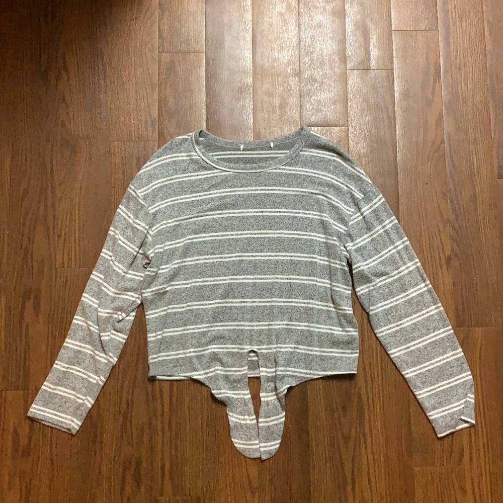 Tie-up longsleeve shirt
